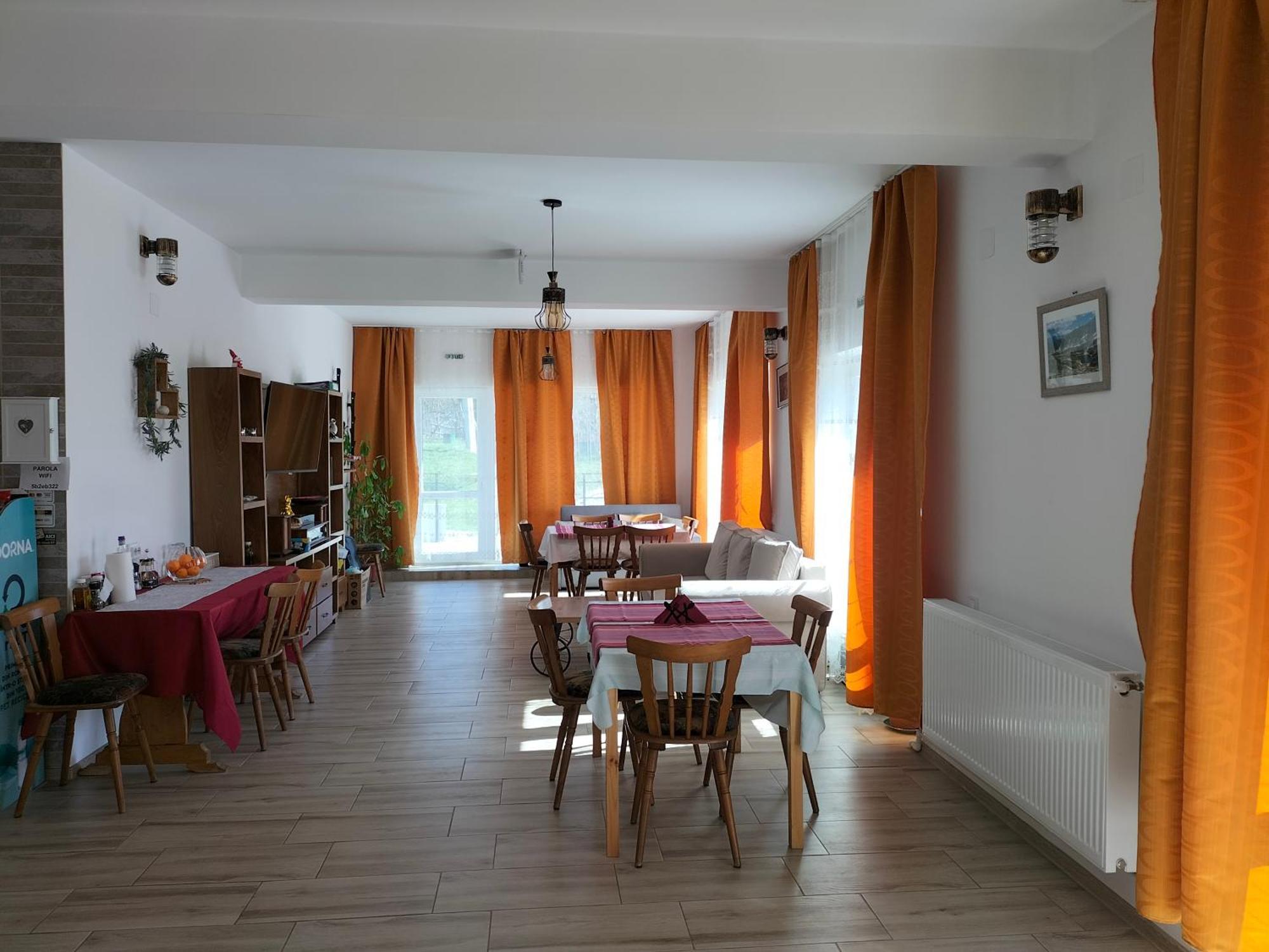Conacul Doamnei Hotel Nucşoara Exterior foto